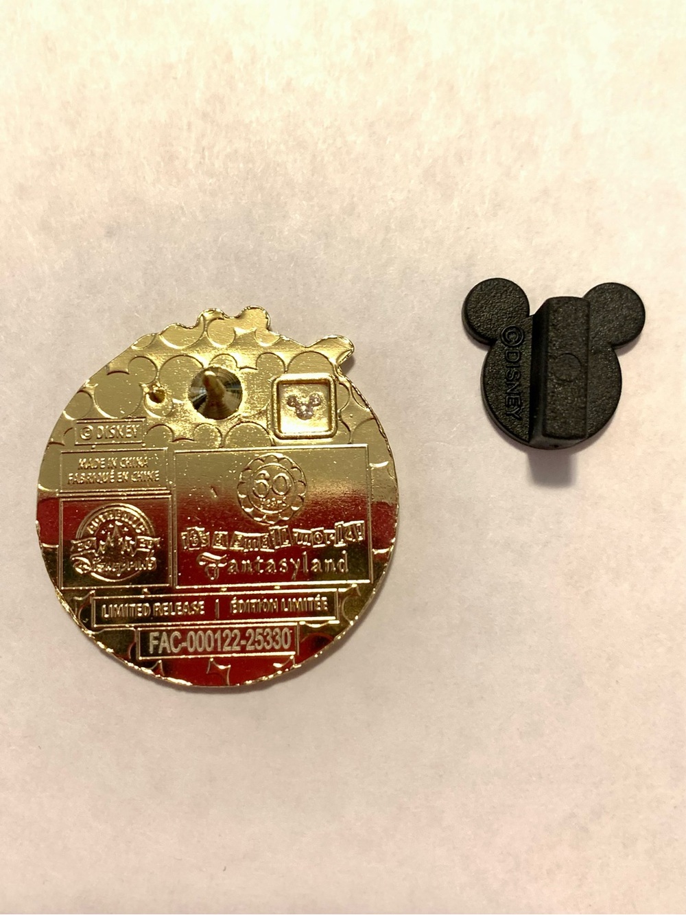 It’s a Small World 60th Anniversary Mystery Pins-Penguin - Picture 4 of 4